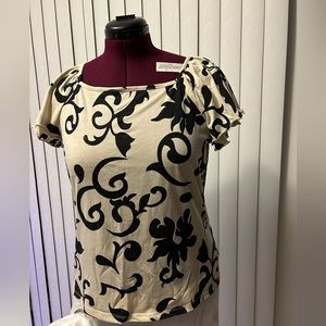 Mercer street studio fashion short flower cut sleeve with collage patten print.